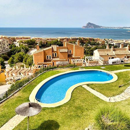 Villa Charming Townhouse With Sea Views & Pool In Altea à Calp Extérieur photo