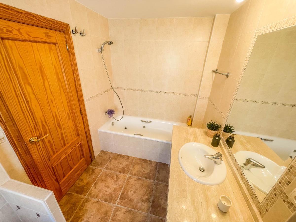 Villa Charming Townhouse With Sea Views & Pool In Altea à Calp Extérieur photo