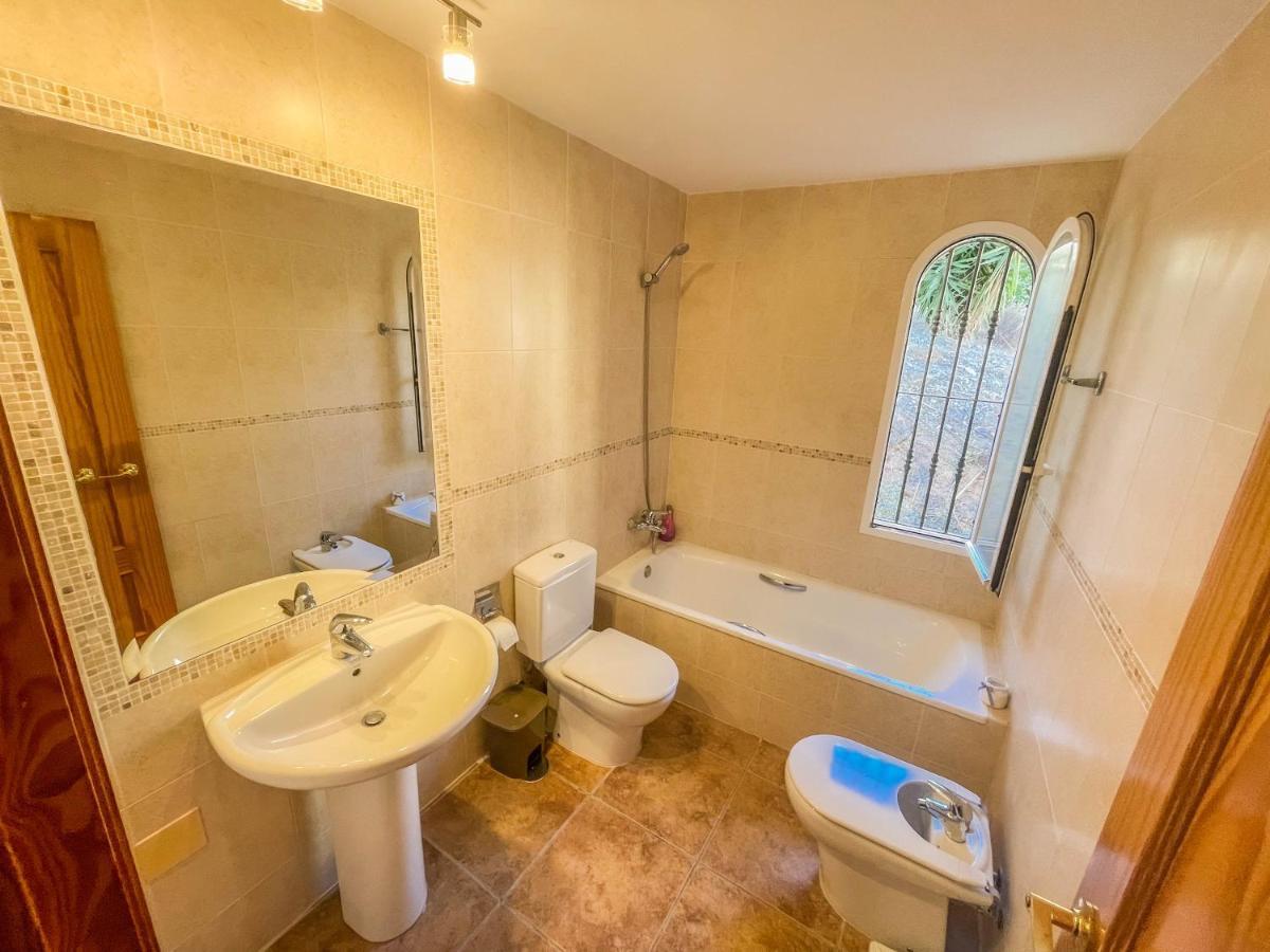 Villa Charming Townhouse With Sea Views & Pool In Altea à Calp Extérieur photo